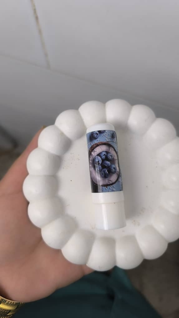 بالم لب بی رنگ